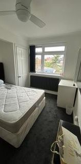 Room in a Shared House, Kelso Gardens, LS2 - Photo 1