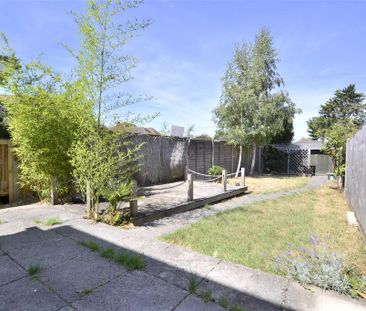 3 bedroom semi-detached house to rent - Photo 6