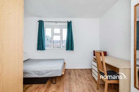 1 bedroom in a house share to rent - Photo 2