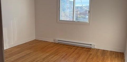 GRAND 3 1/2 A LOUER A ST. LEONARD, D'UN TRIPLEX - Photo 2