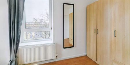 3 bedroom flat to rent - Photo 4