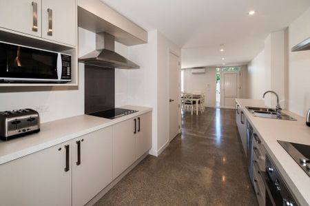 Matipo Room Available – Fully furnished includes power and internet – 1 Occupant ONLY - Photo 5