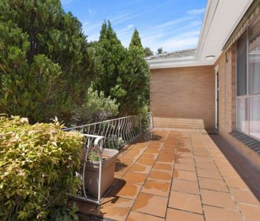 1/9 Iramoo Street, Balwyn - Photo 6