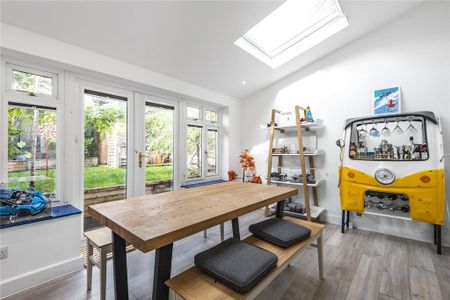 3 bedroom semi-detached house to rent - Photo 4