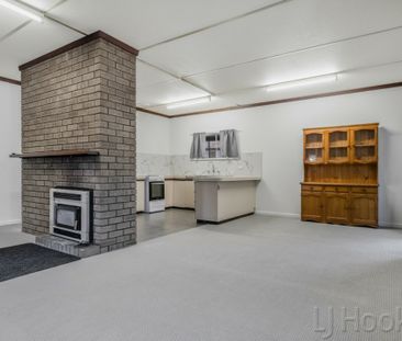 Spacious 4-Bedroom Home in Armadale � Newly Renovated & Move-In Ready! - Photo 1