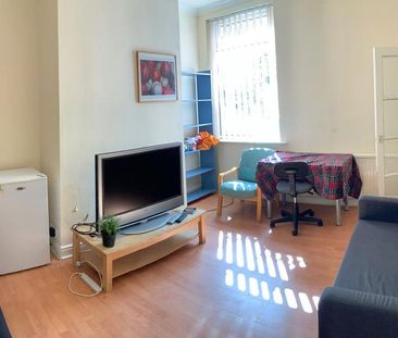 6 bedroom apartment to rent - Photo 2