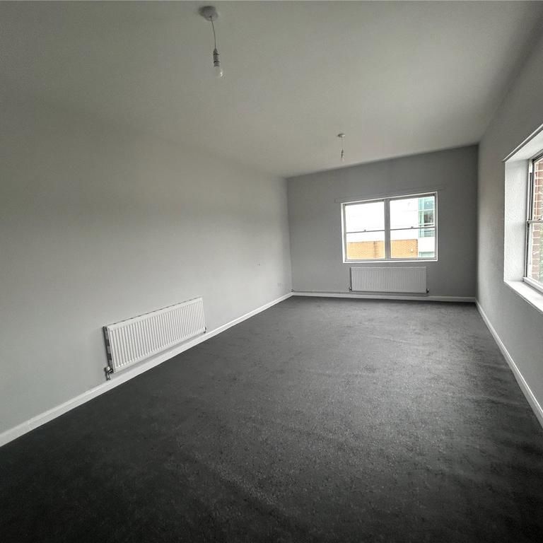 3 bedroom flat to rent - Photo 1