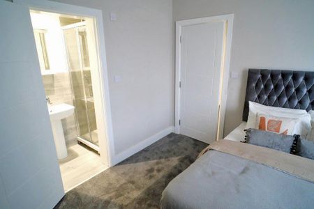 1 bedroom in a house share to rent - Photo 4