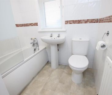 3 bedroom semi-detached house to rent - Photo 6