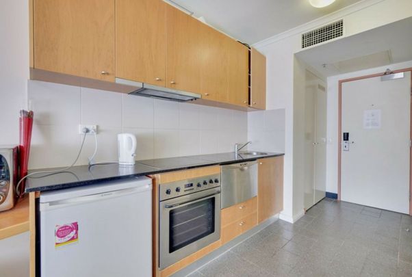 Furnished Studio - Perfect Location - Photo 1