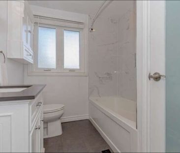 For Lease - 152 Kenwood Avenue, Burlington, Ontario - Photo 5