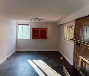 For Lease - 197 Browning Trail Unit# Back Unit, Barrie, Ontario - Photo 2