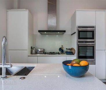 Apartment 2 83 Myrtlefield Park, Belfast, BT9 6NG - Photo 6