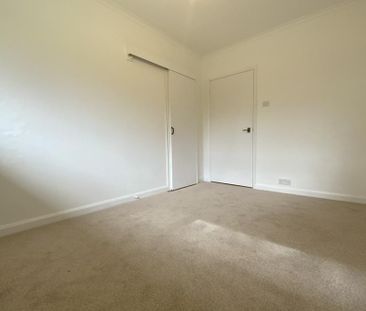 3 bedroom detached bungalow to rent - Photo 1
