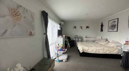 Affordable 2 bedroom unit in Onehunga - Photo 2