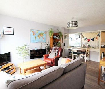 2 bedroom maisonette to rent - Photo 4