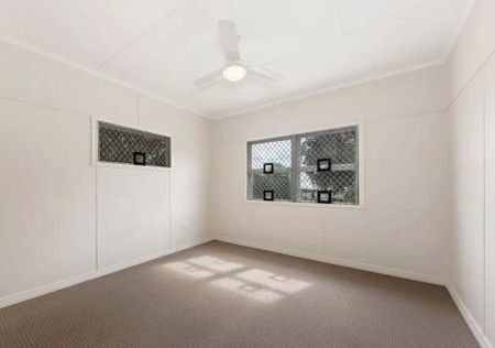 159 Cascade Street, Raceview QLD 4305 - Photo 5