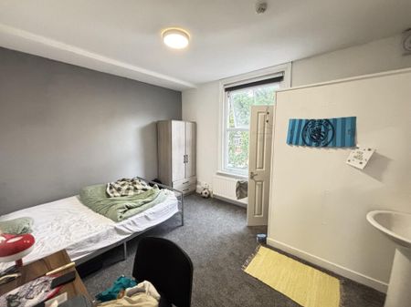 68 Flat 2 Victoria Road, Leeds, LS6 1DL - Photo 3