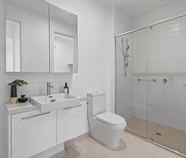 Contemporary Executive Townhouse in Blackburn North - Photo 2