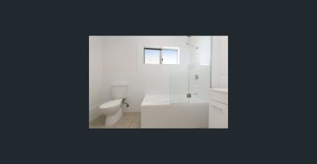 TOP FLOOR APARTMENT IN EXCELLENT LOCATION - Photo 4