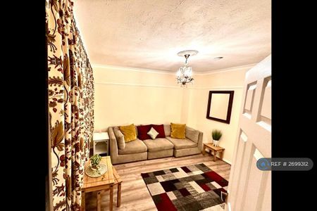 3 bedroom terraced house to rent - Photo 5