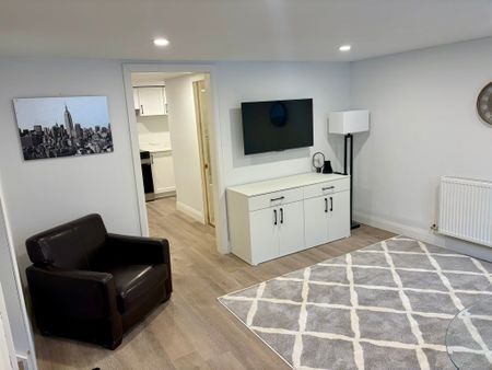 For Lease - 126 1/2 Marier Avenue, Vanier and Kingsview Park, Ontario - Photo 4