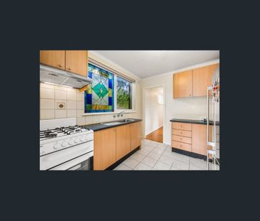 ENTIRE GROUD FLOOR IS YOURS! - Photo 6