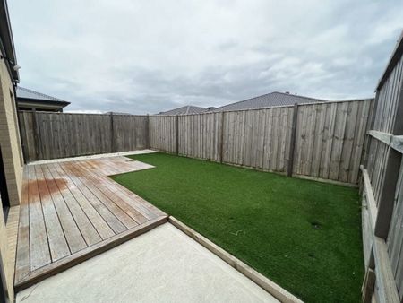 Beutifully presented home in sought after Clyde Nth - Photo 3