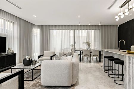 Near New Luxury with Unparalleled Finishes - Photo 5