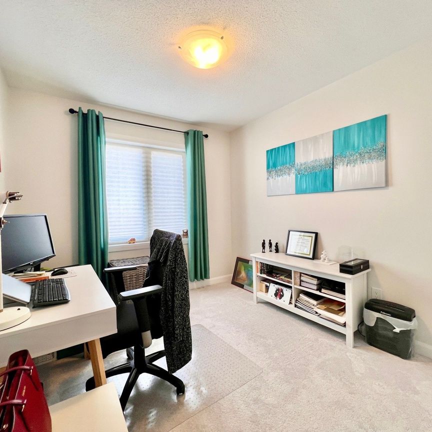 For Lease - 1061 Speedvale Crescent, Kanata, Ontario - Photo 1