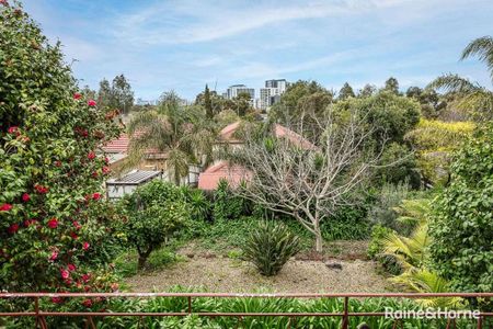 Central convenience at its best! - Photo 3