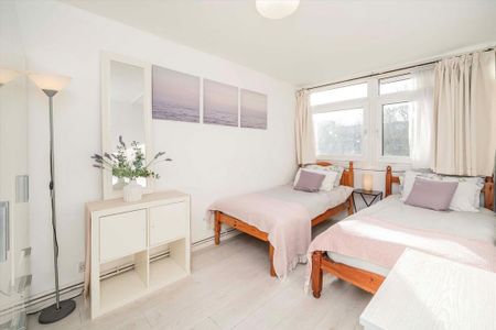 3 bedroom flat to rent - Photo 2