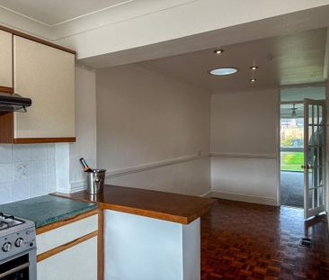 2 bedroom detached bungalow to rent - Photo 5