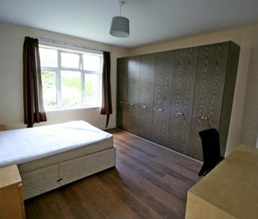 5 bedroom semi-detached house to rent - Photo 4