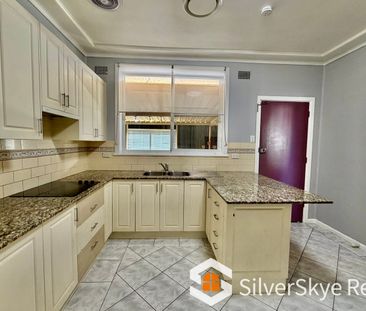 Newly Painted Home in a Prime, Convenient Location - Photo 4