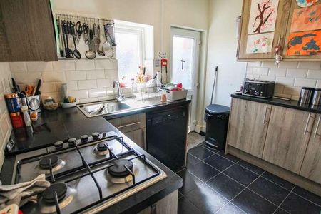 St. Albans Road, St. Annes, FY8 - Photo 3