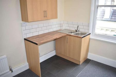 Edinburgh Road, Portsmouth, PO1 - Photo 2