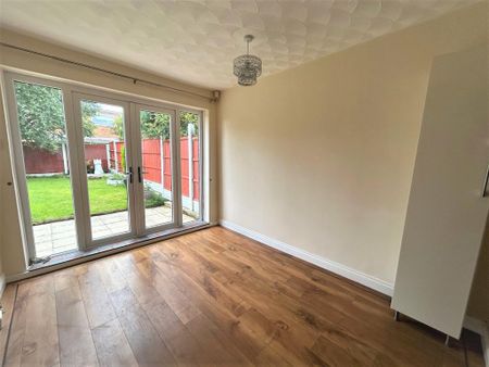 3 bedroom semi-detached house to rent - Photo 2