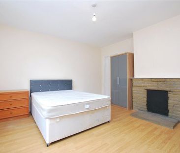 4 bedroom terraced house to rent - Photo 4