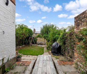 5 Bedroom House To Let - Photo 3