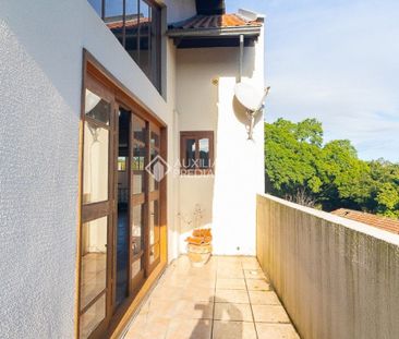 Casa com 4 quartos e 574m² para alugar em Pedra Redonda, Porto Alegre. - Foto 2