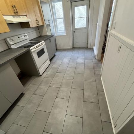 8 1/2 - Montréal (Ville-Marie (Centre-ville)) - 3 495 $/mois - Photo 3