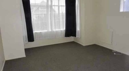 Great Location Flat - Photo 2