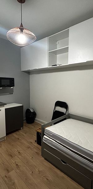 Location Appartement 1 pièce 12m² BORDEAUX 33000 - Photo 2