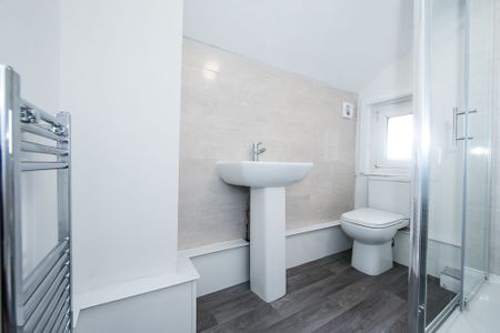 Manor Drive, Hyde Park, Leeds - Photo 2