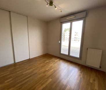 Location Appartement 3 pièces 74m² LYON 9ème - Photo 3