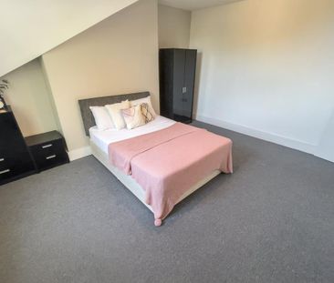 9 bedroom semi-detached house to rent - Photo 3