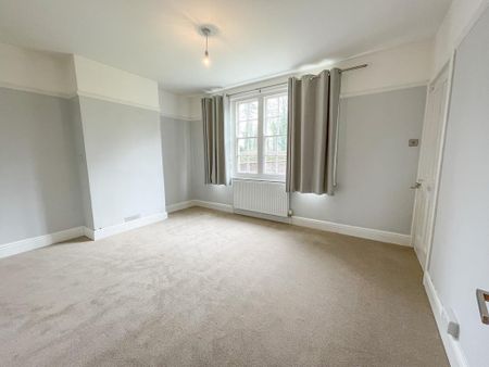 3 bedroom semi-detached house to rent - Photo 4