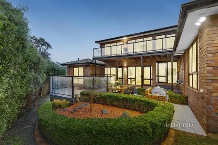 12 Mountleigh Court, Glen Waverley - Photo 3