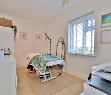 2 bedroom maisonette to rent - Photo 5